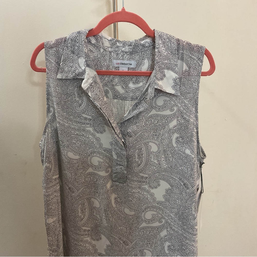 Liz Claiborne  Sleeveless Black and White Floral Blouse Size L NWT - Picture 3 of 10